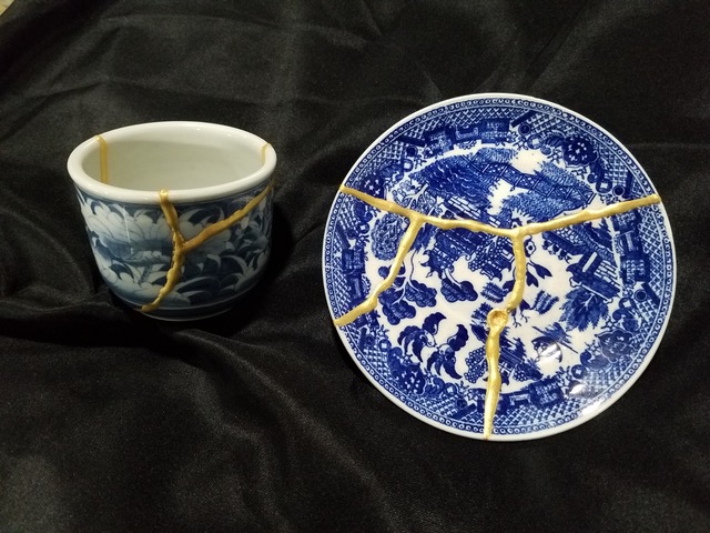 PLATES AND CUP